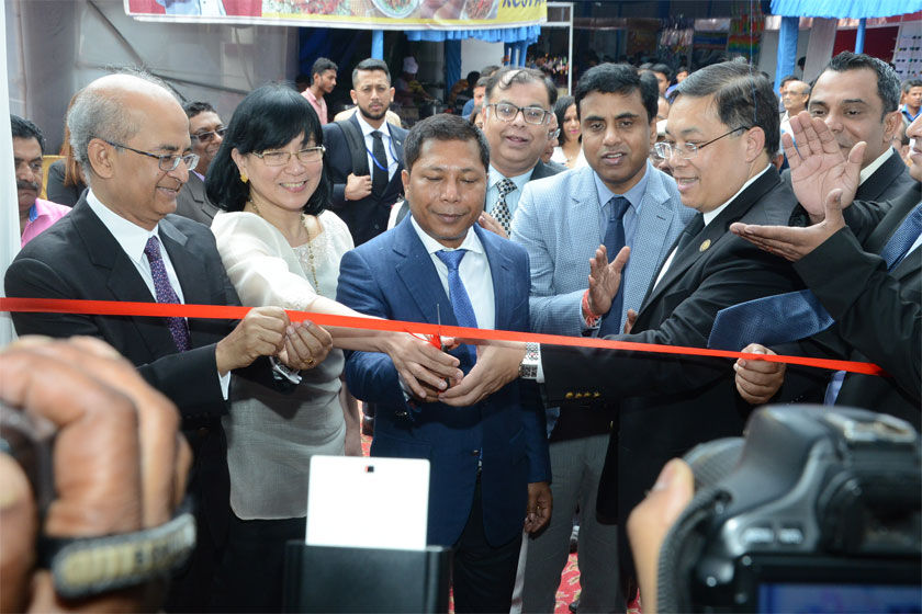 Click to enlarge CM inaugurates 4th Act East Business Show in Shillong on 1st June 2017
