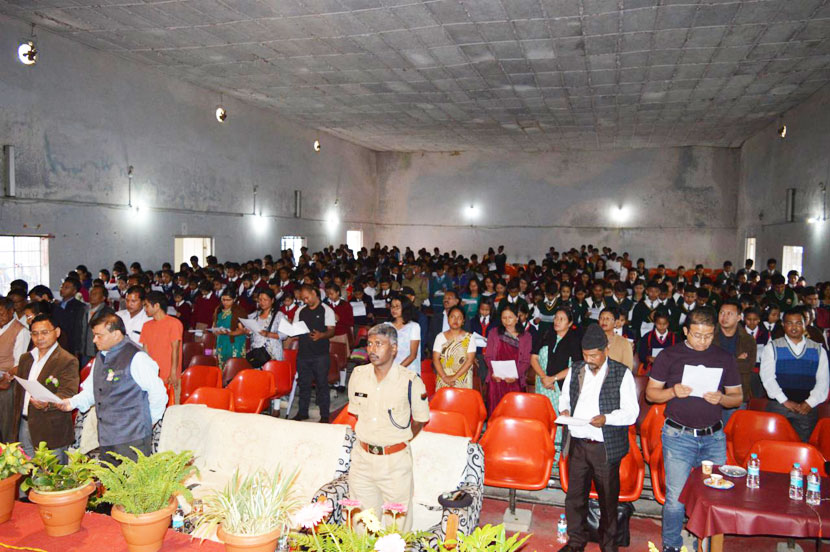 Click to enlarge Officials, teachers and students Pledge on the occasion of World Environment Day Observation at District Library Auditorium, Mynthong on 5th June 2017