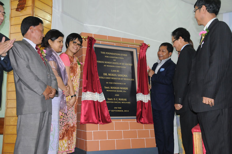 Click to enlarge Meghalaya CM Dr Mukul Sangma unveiling the plague for construction of KJP Working Women Hostel at Jaiaw